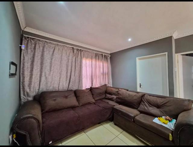 3 BEDROOM HOUSE FOR SALE IN PROTEA GLEN
